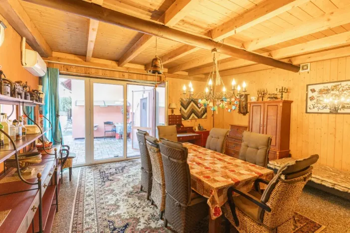 Prodej rodinného domu, Polepy - Okna, 211 m2