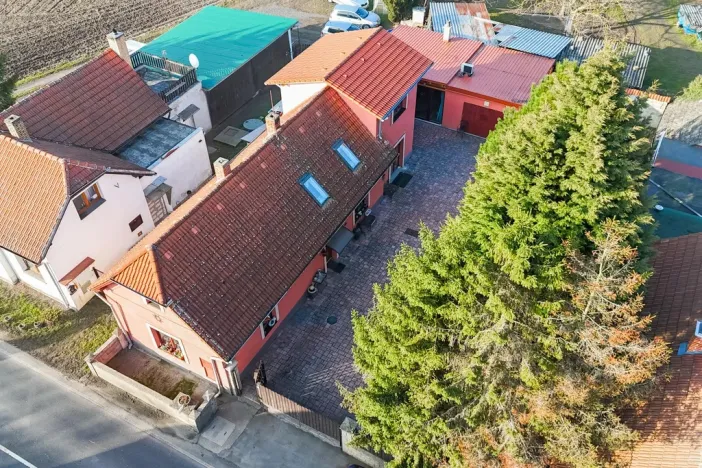 Prodej rodinného domu, Polepy - Okna, 211 m2