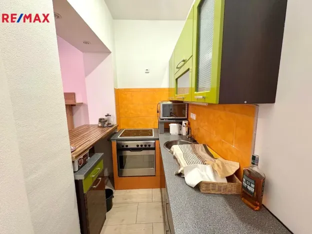 Pronájem bytu 2+kk, Karlovy Vary, Bělehradská, 54 m2