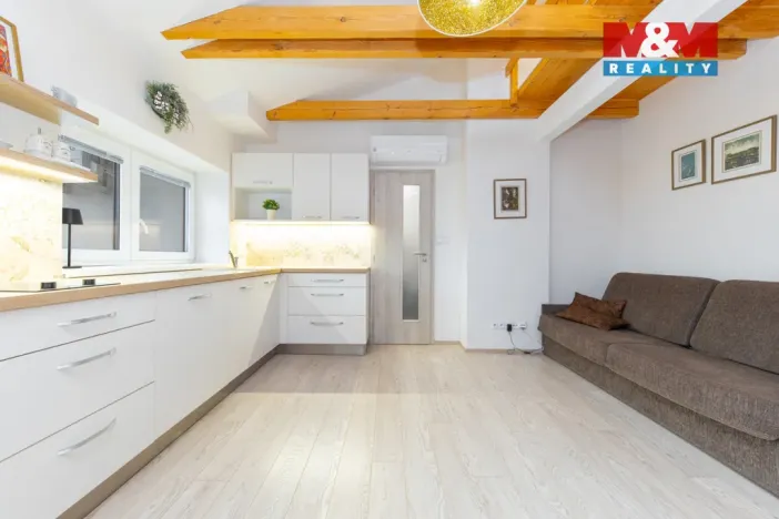 Prodej bytu 1+kk, Mikulov, Koněvova, 23 m2