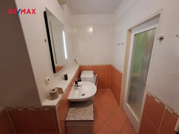 Pronájem bytu 1+kk, Praha - Vysočany, Pod Harfou, 42 m2