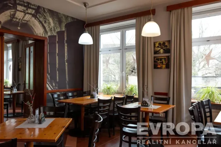 Prodej komerční nemovitosti, Srbsko, K Přívozu, 458 m2