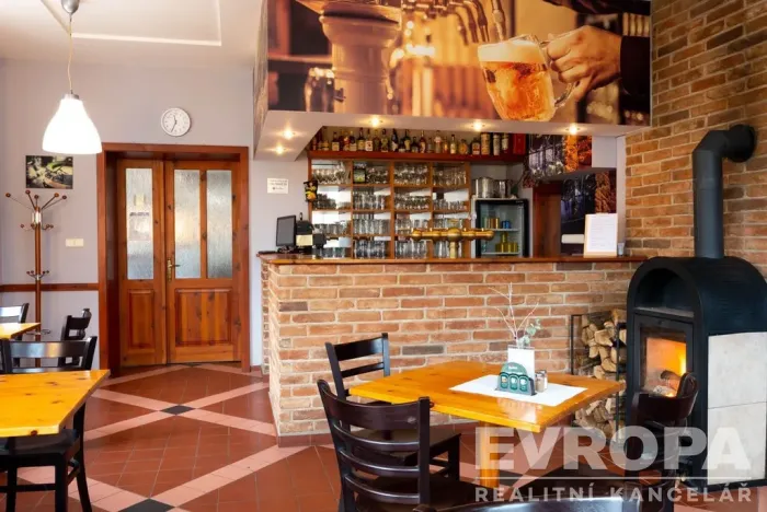 Prodej komerční nemovitosti, Srbsko, K Přívozu, 458 m2