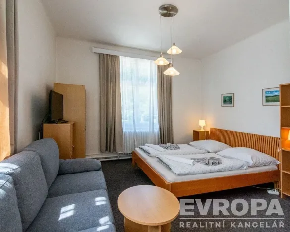 Prodej komerční nemovitosti, Srbsko, K Přívozu, 458 m2