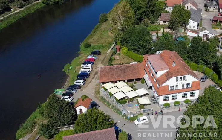 Prodej komerční nemovitosti, Srbsko, K Přívozu, 458 m2