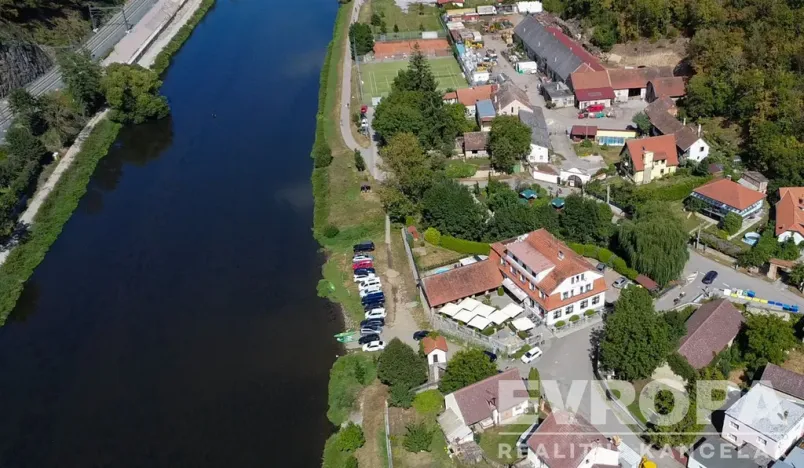 Prodej komerční nemovitosti, Srbsko, K Přívozu, 458 m2