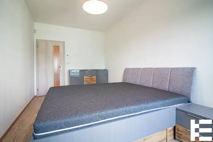 Pronájem bytu 4+kk, Praha - Žižkov, Olšanská, 107 m2