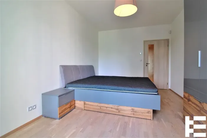 Pronájem bytu 4+kk, Praha - Žižkov, Olšanská, 107 m2