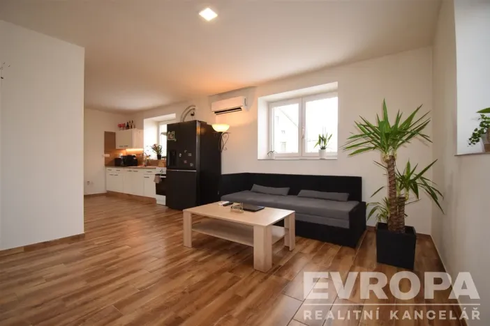 Prodej rodinného domu, Zásmuky - Nesměň, 72 m2