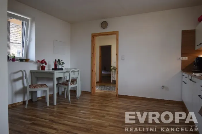 Prodej rodinného domu, Zásmuky - Nesměň, 72 m2