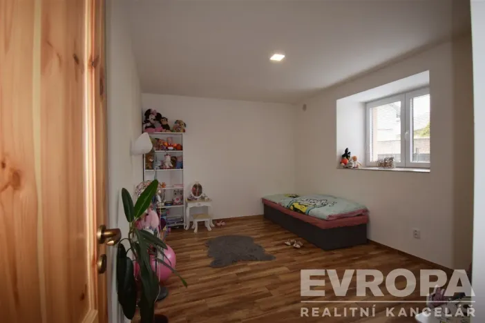 Prodej rodinného domu, Zásmuky - Nesměň, 72 m2