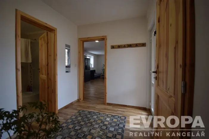 Prodej rodinného domu, Zásmuky - Nesměň, 72 m2