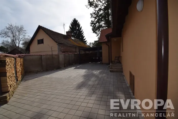 Prodej rodinného domu, Zásmuky - Nesměň, 72 m2