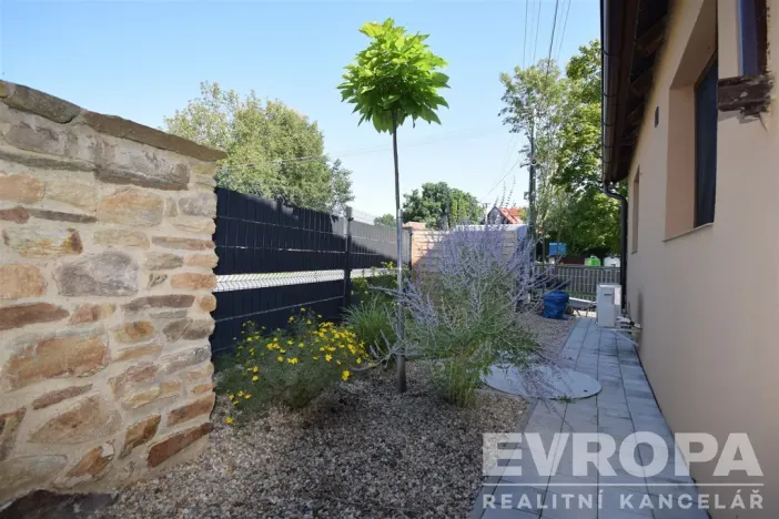 Prodej rodinného domu, Zásmuky - Nesměň, 72 m2