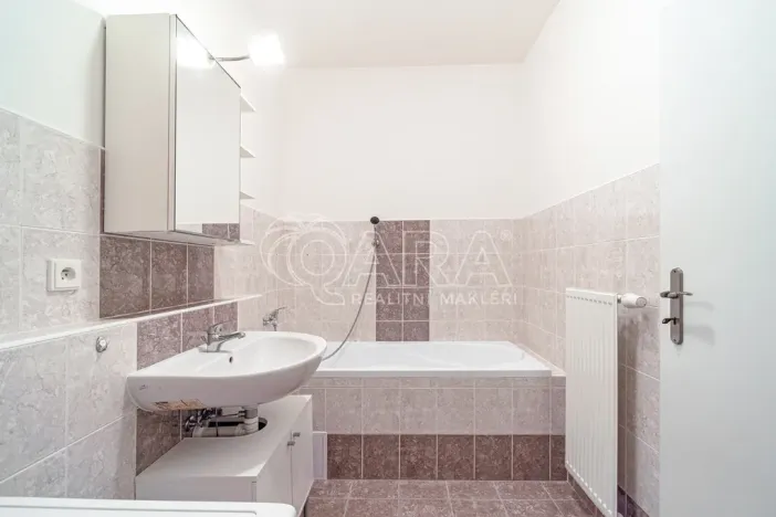 Prodej bytu 1+kk, Holubice - Kozinec, Buková, 40 m2