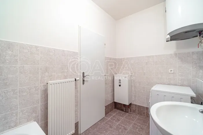 Prodej bytu 1+kk, Holubice - Kozinec, Buková, 40 m2