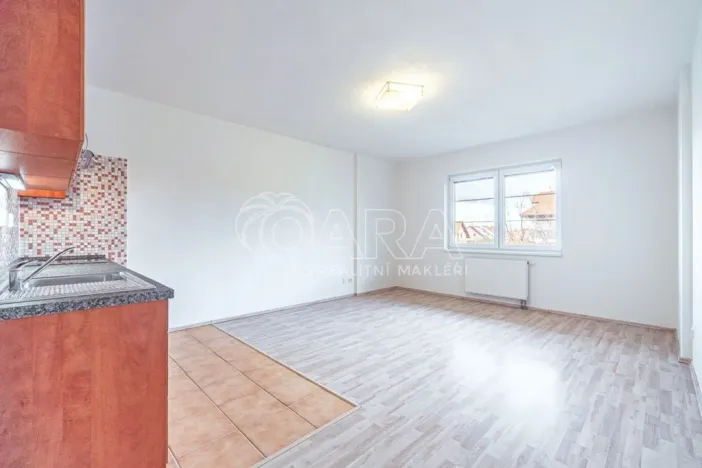 Prodej bytu 1+kk, Holubice - Kozinec, Buková, 40 m2