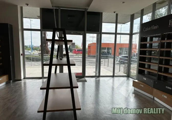 Pronájem obchodního prostoru, Praha - Kunratice, Dobronická, 79 m2
