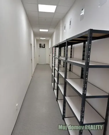 Pronájem obchodního prostoru, Praha - Kunratice, Dobronická, 79 m2