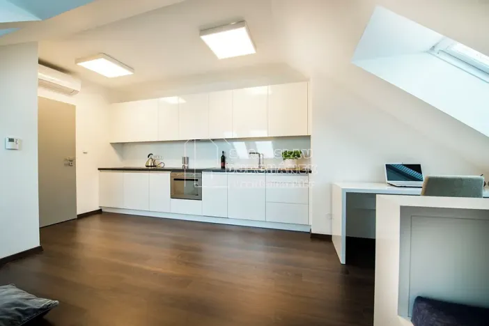 Pronájem bytu 1+kk, Praha - Kobylisy, Střelničná, 43 m2