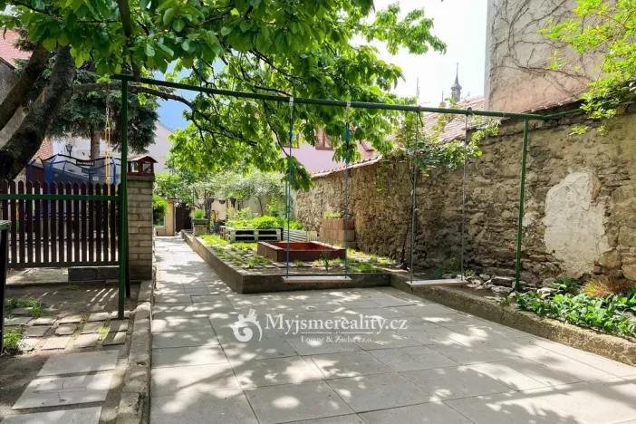 Prodej obchodního prostoru, Znojmo, Horní Česká, 300 m2