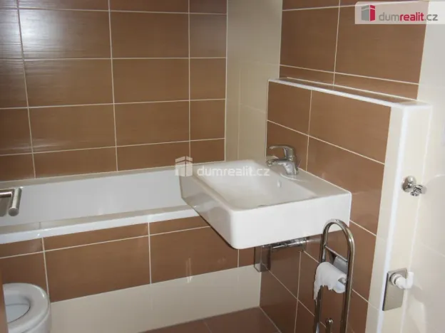 Pronájem bytu 1+kk, Praha - Dolní Počernice, Za luhem, 25 m2