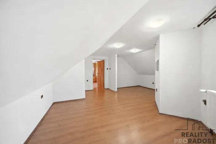 Prodej vícegeneračního domu, Konárovice, 300 m2