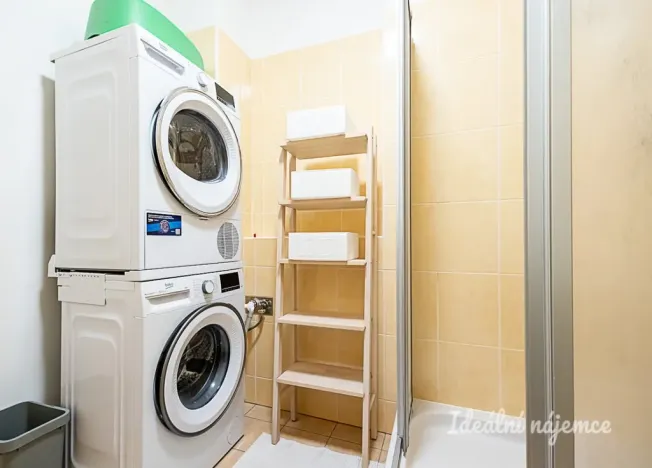 Pronájem bytu 1+kk, Praha - Kunratice, Pod Haltýřem, 28 m2