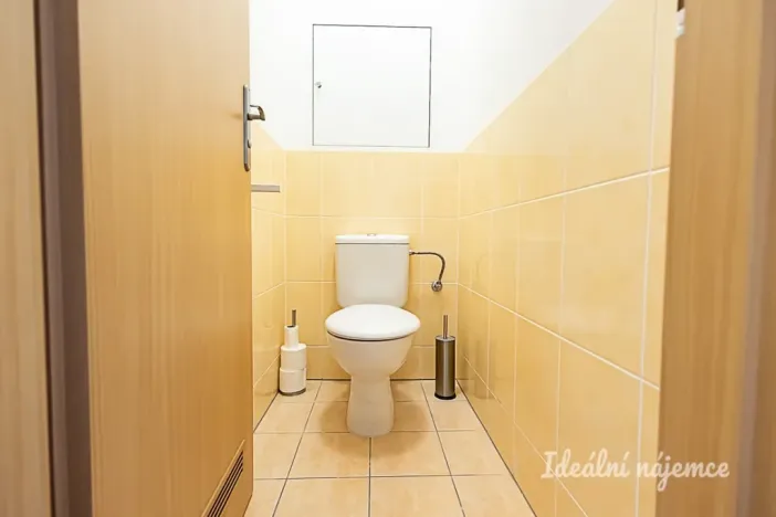 Pronájem bytu 1+kk, Praha - Kunratice, Pod Haltýřem, 28 m2