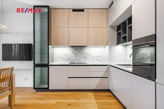 Prodej bytu 2+kk, Praha - Smíchov, Podbělohorská, 61 m2