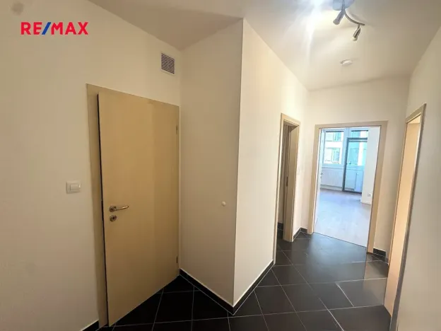 Pronájem bytu 2+kk, Praha - Stodůlky, Svitákova, 50 m2