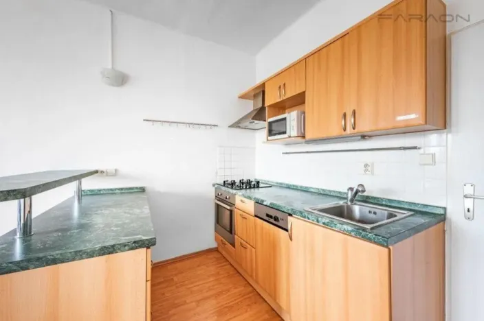 Pronájem bytu 2+kk, Praha - Vršovice, 28. pluku, 48 m2