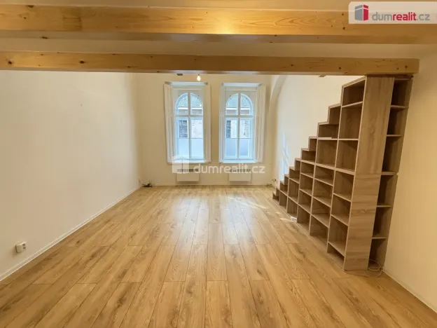 Pronájem bytu 1+kk, Praha - Smíchov, Na Valentince, 48 m2