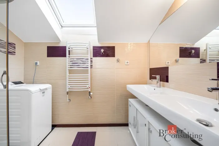 Prodej atypického bytu, Karlovy Vary, Raisova, 121 m2