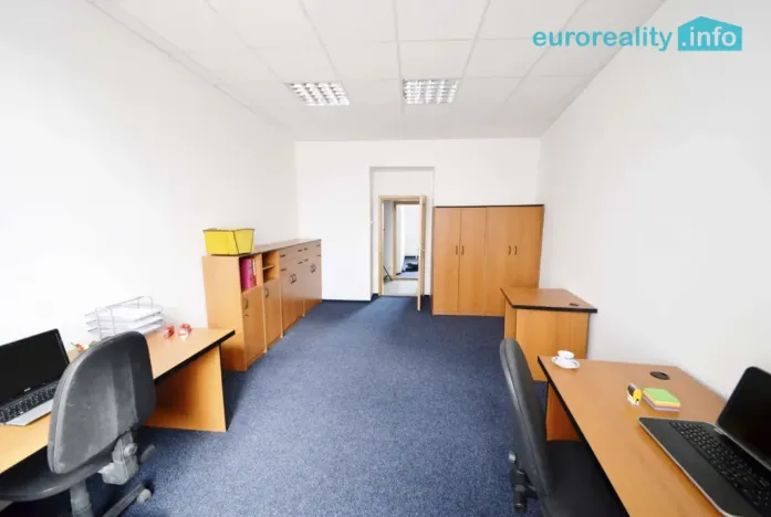 Pronájem kanceláře, Mariánské Lázně, třída Vítězství, 400 m2