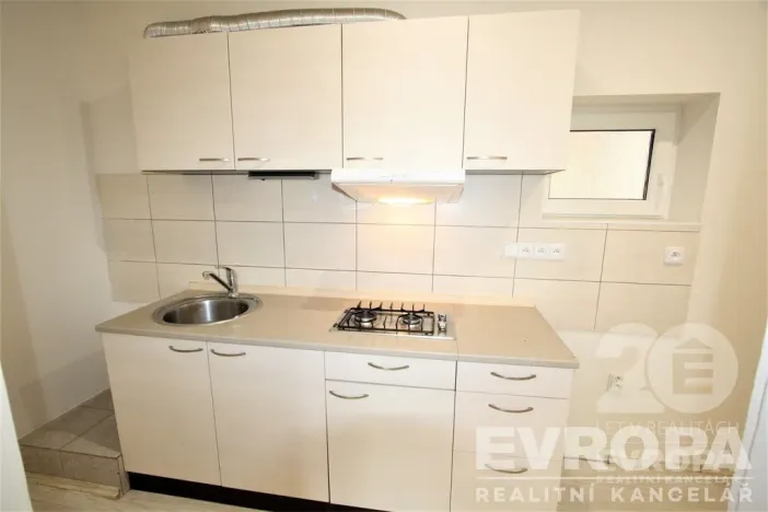 Pronájem bytu 2+kk, Praha - Žižkov, Biskupcova, 39 m2