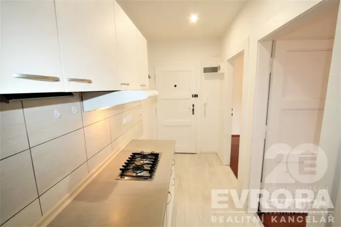 Pronájem bytu 2+kk, Praha - Žižkov, Biskupcova, 39 m2