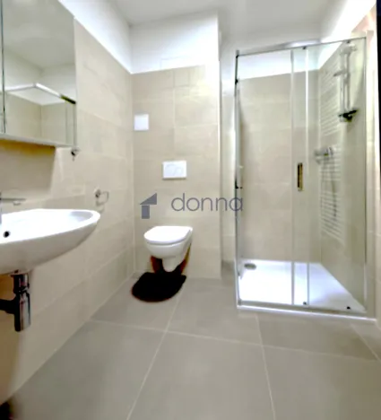 Pronájem bytu 1+kk, Praha, Mochovská, 30 m2