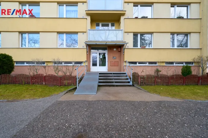 Prodej bytu 1+1, Trutnov - Horní Staré Město, Rozmarýnová, 32 m2