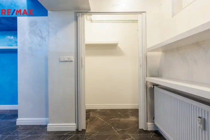 Prodej obchodního prostoru, Karlovy Vary - Rybáře, Konečná, 72 m2