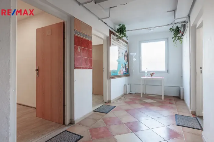 Prodej obchodního prostoru, Karlovy Vary - Rybáře, Konečná, 72 m2