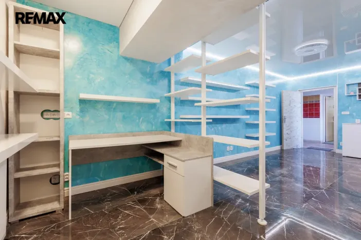 Prodej obchodního prostoru, Karlovy Vary - Rybáře, Konečná, 72 m2