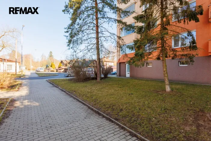 Prodej obchodního prostoru, Karlovy Vary - Rybáře, Konečná, 72 m2