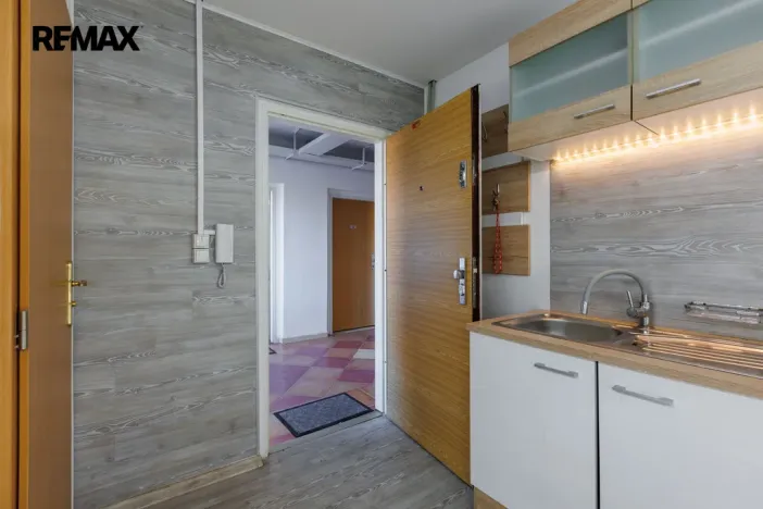 Prodej obchodního prostoru, Karlovy Vary - Rybáře, Konečná, 72 m2