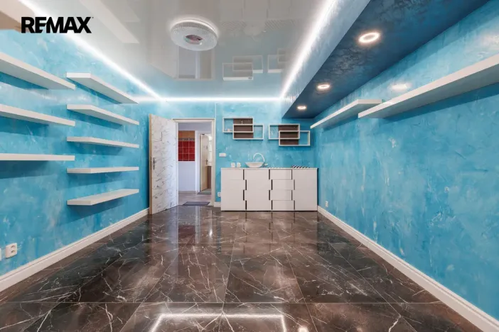 Prodej obchodního prostoru, Karlovy Vary - Rybáře, Konečná, 72 m2