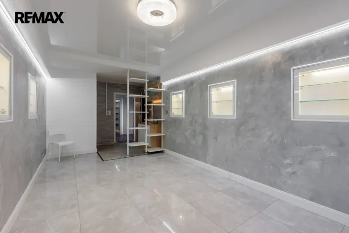 Prodej obchodního prostoru, Karlovy Vary - Rybáře, Konečná, 72 m2