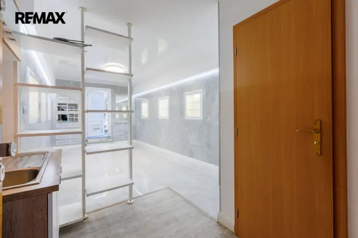 Prodej obchodního prostoru, Karlovy Vary - Rybáře, Konečná, 72 m2