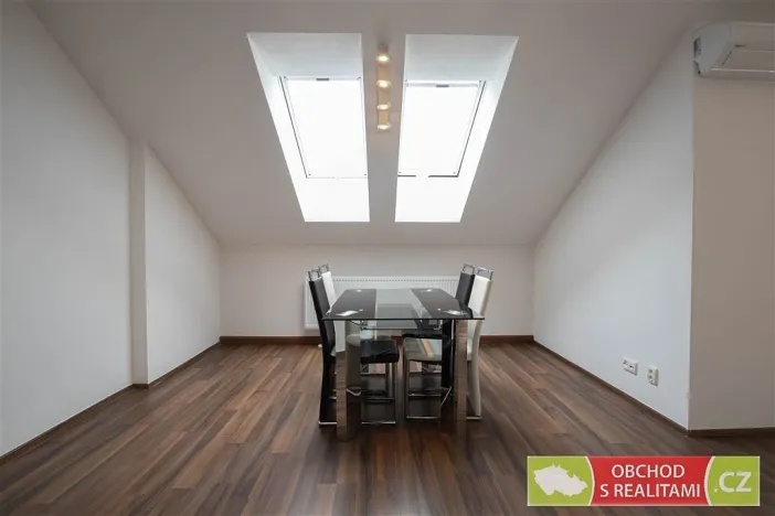 Pronájem bytu 2+kk, Přezletice, Pod Zahrady, 66 m2