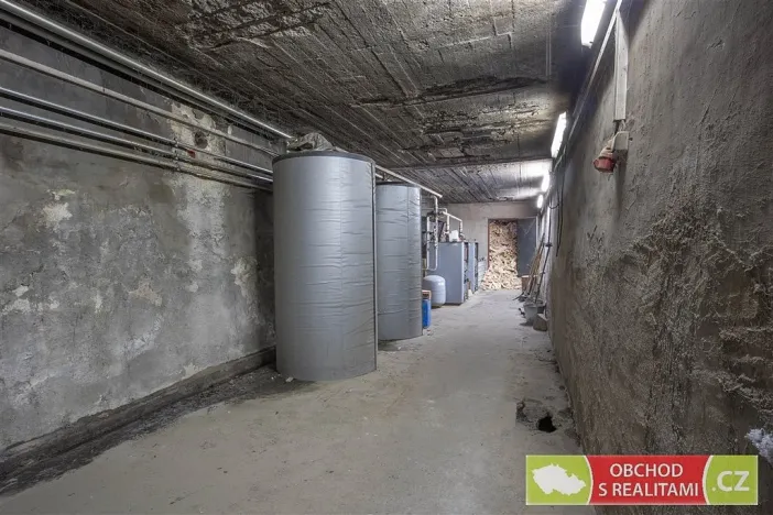 Pronájem skladu, Morašice, 2710 m2