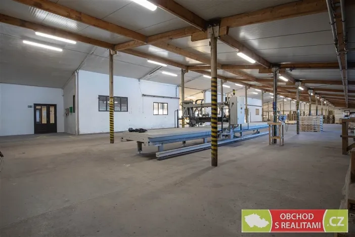 Pronájem výrobních prostor, Morašice, 2710 m2